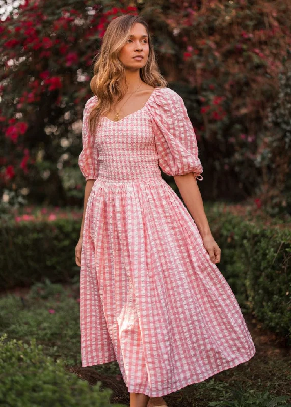 Bonnet Dress Beat The Heat In Tropical Styles