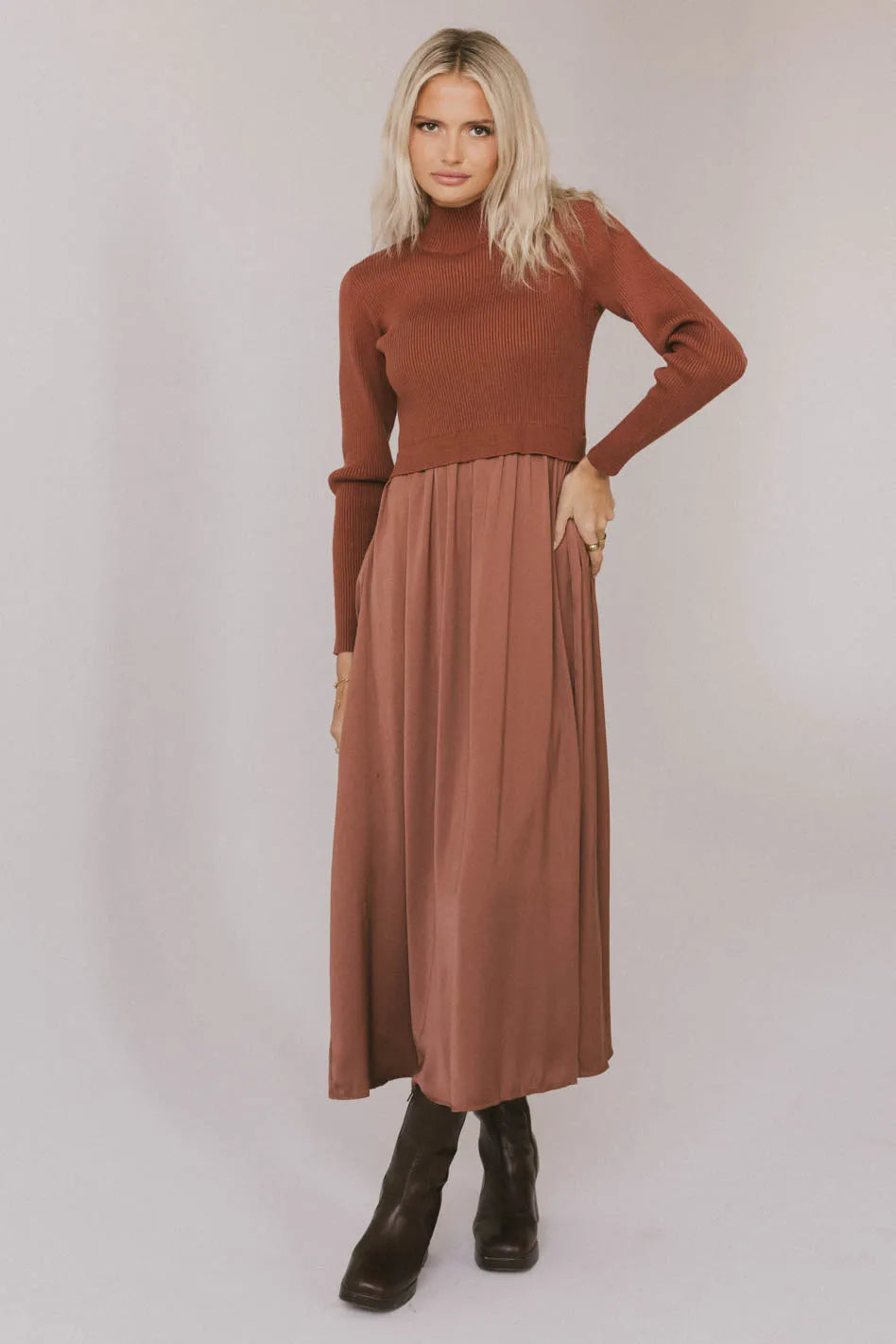 Zeda Midi Dress in Rust Cool Prices