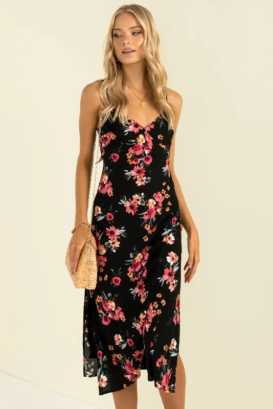 Sofia Dress / Black Floral Women's Fashion Hotspots