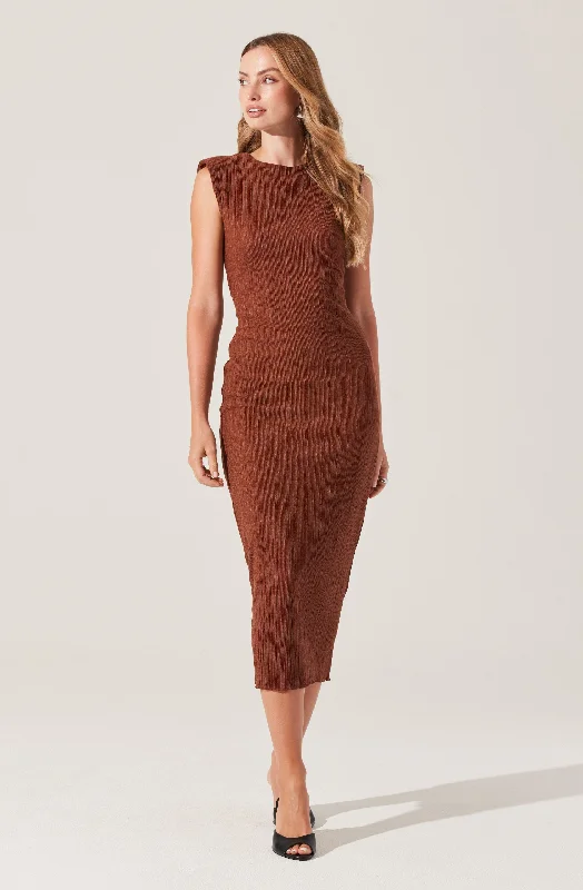 Plisse Straight Neck Midi Dress Dive Into Trendy Styles