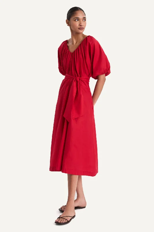 Bellus Dress in Rouge Chic Allure