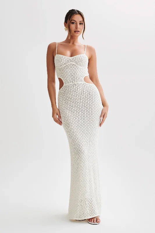 Nerida Knit Cut Out Maxi Dress - Ivory Score Big On Glamorous Red - Carpet Styles